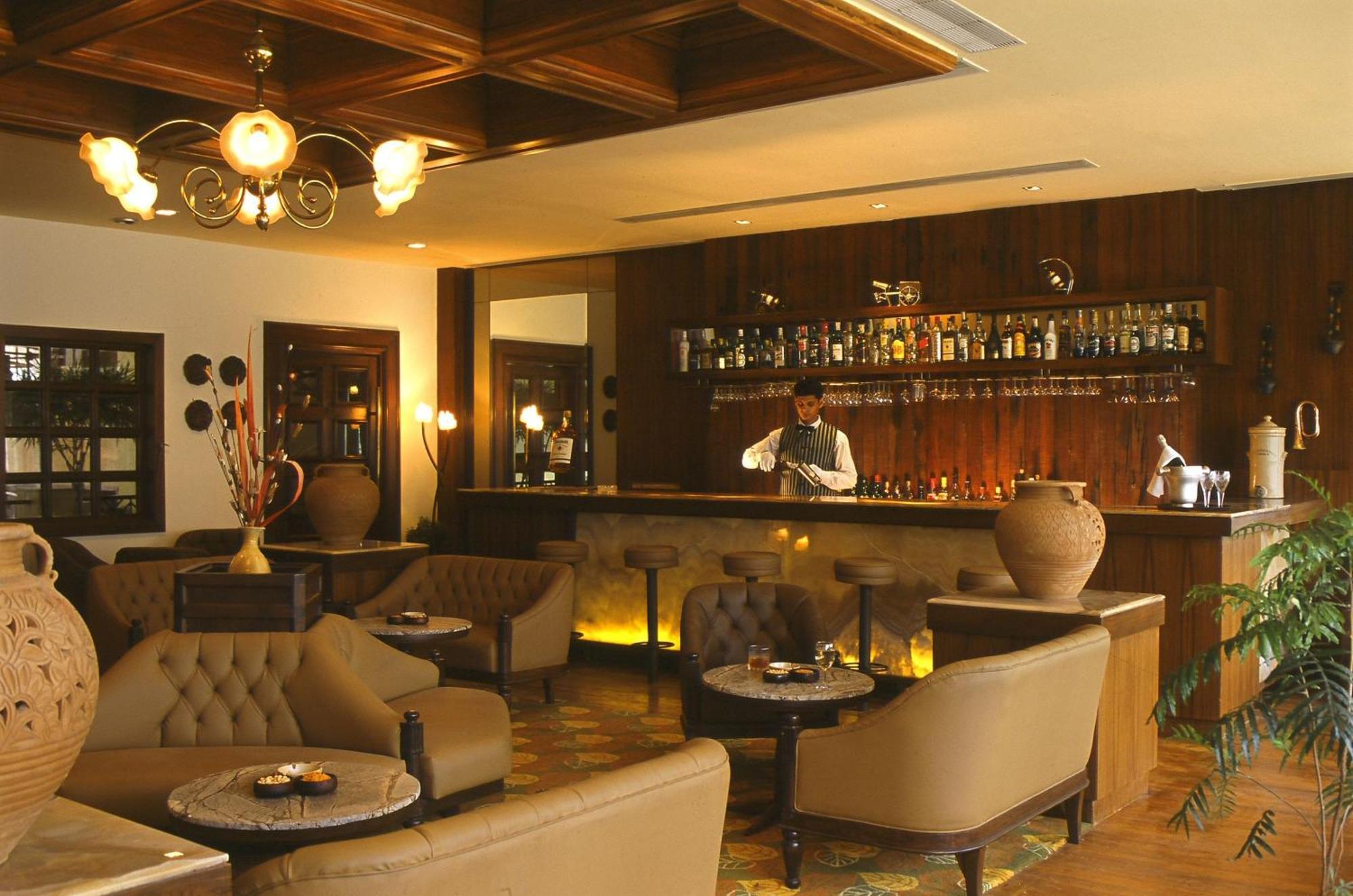 Fariyas Resort Lonavala Ristorante foto
